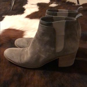Vince Chelsea Booties